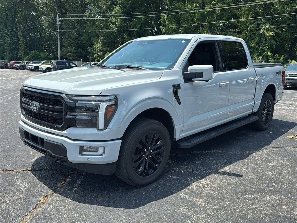 Used 2024 Avalanche Ford LARIAT image 3