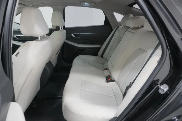 Used 2024  Hyundai SEL image 20