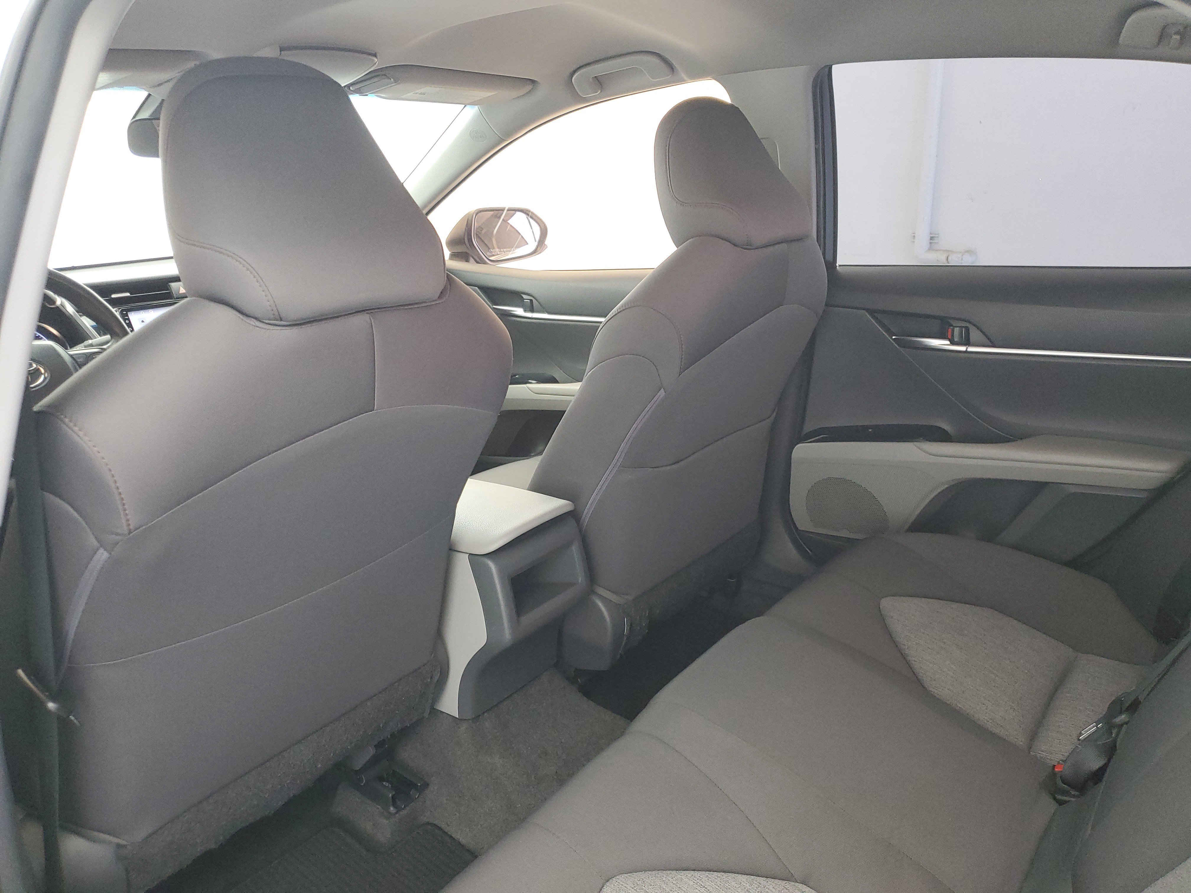 Used 2018 Super White Toyota LE image 13