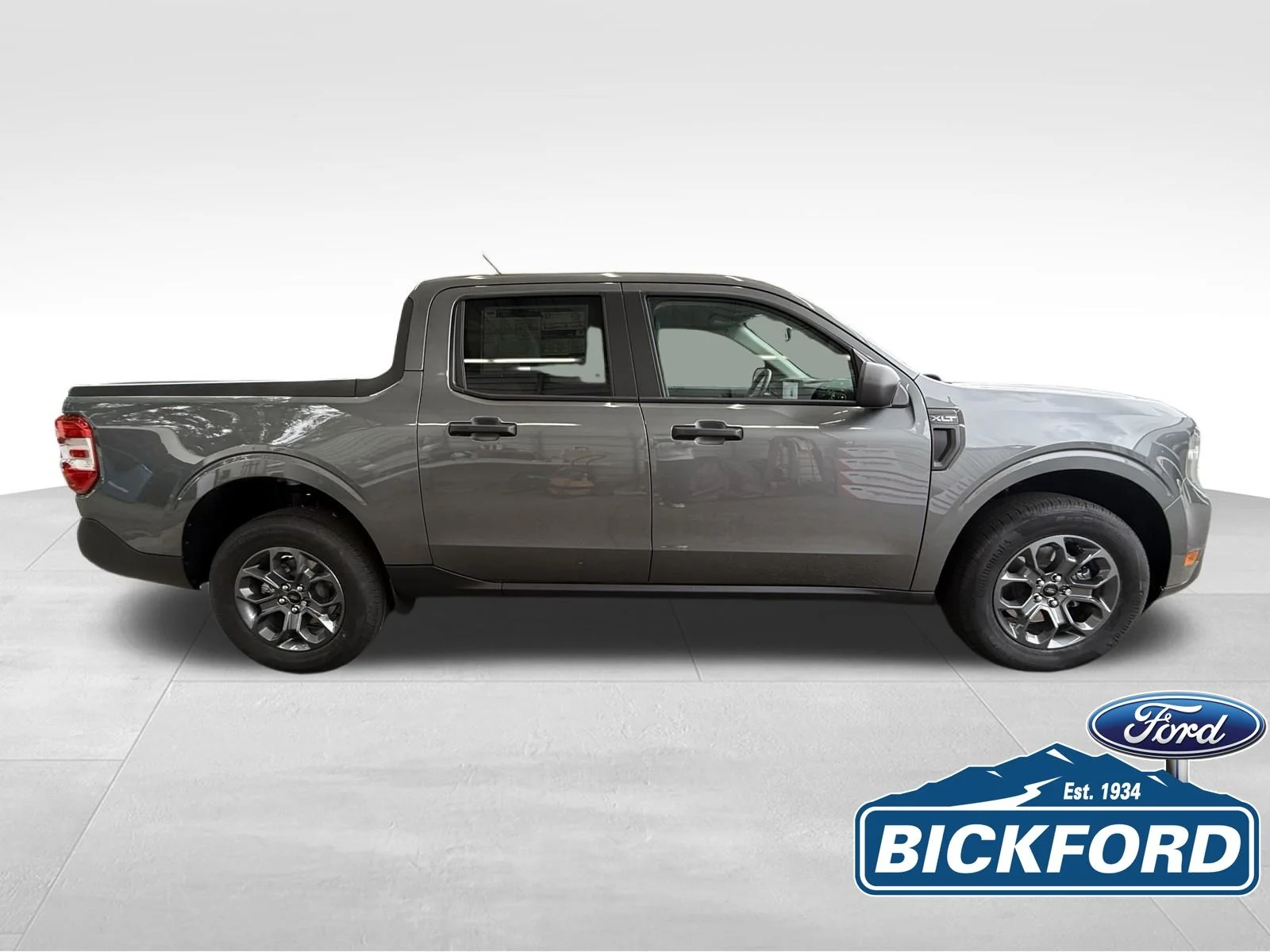 New 2026 Gray Ford XLT image 4