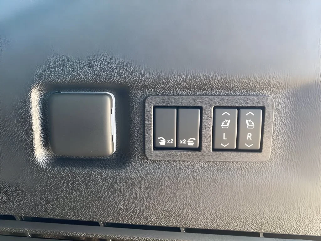 New 2026 Glacier White Tricoat GMC Denali Ultimate image 9