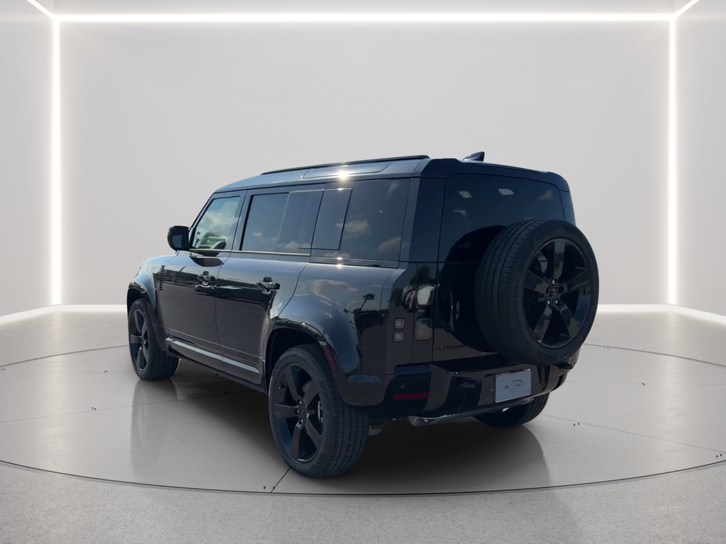 New 2026 Santorini Black Land Rover X-Dynamic SE image 7