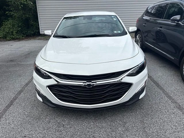 Used 2023 White Chevrolet RS image 3