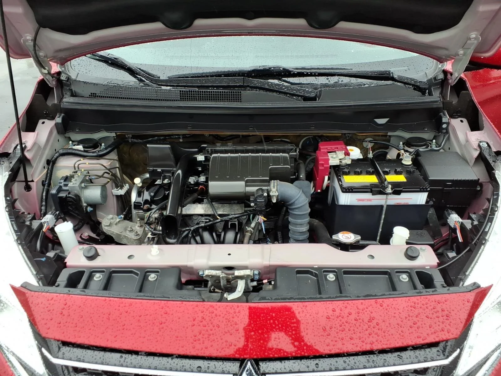 Used 2024  Mitsubishi SE image 28