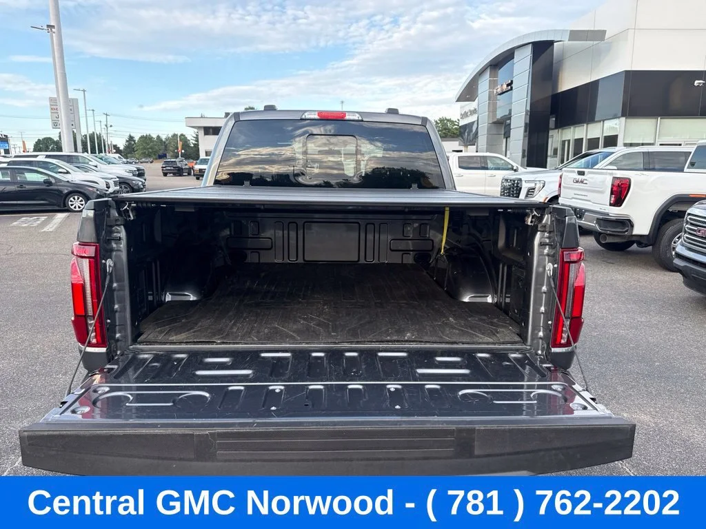 Used 2025 Gray Ford LARIAT image 10