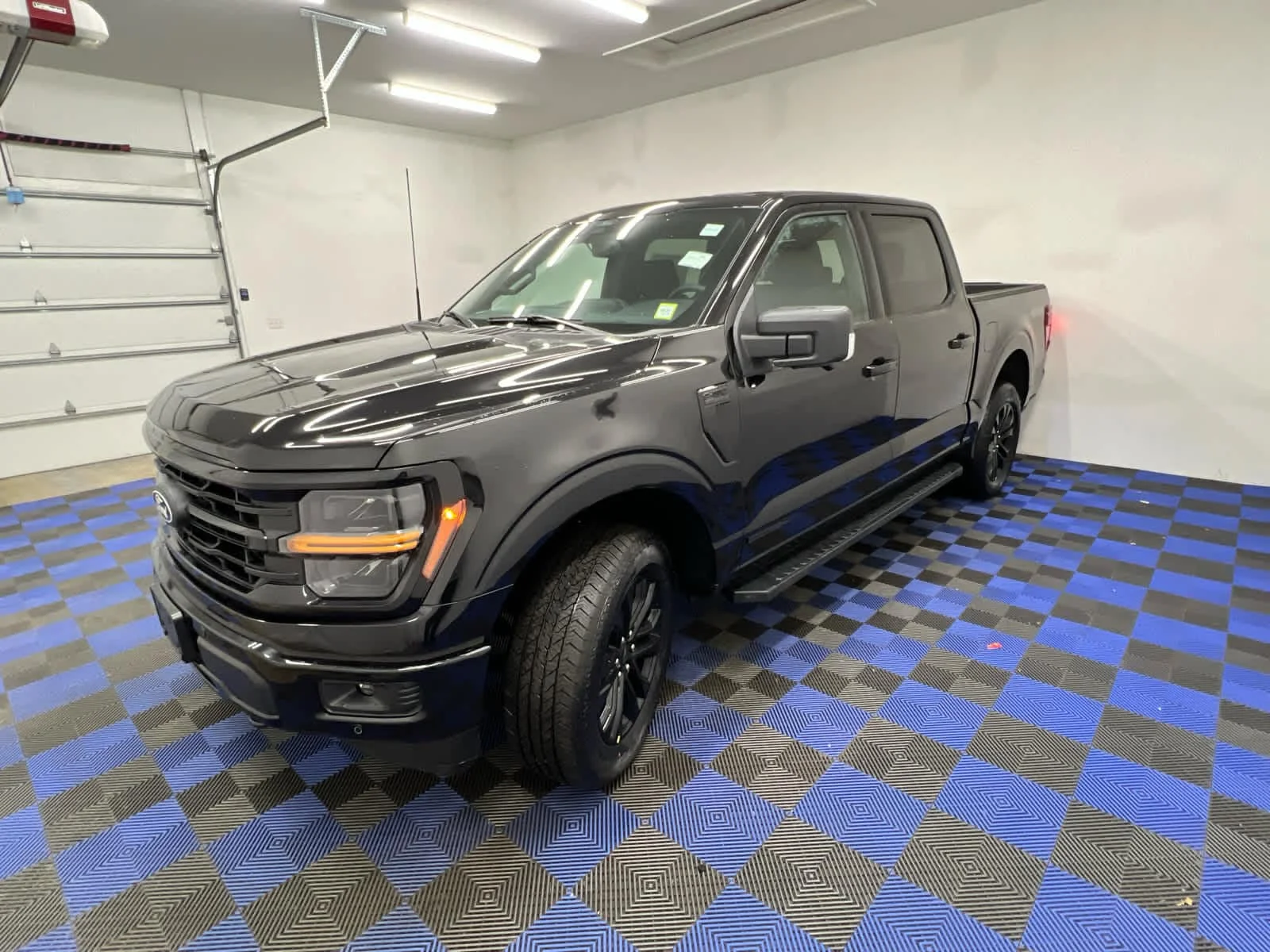 New 2026 Agate Black Metallic Ford XLT image 6