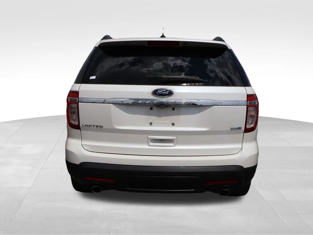 Used 2014 White Platinum Clearcoat Metallic Ford Limited image 13