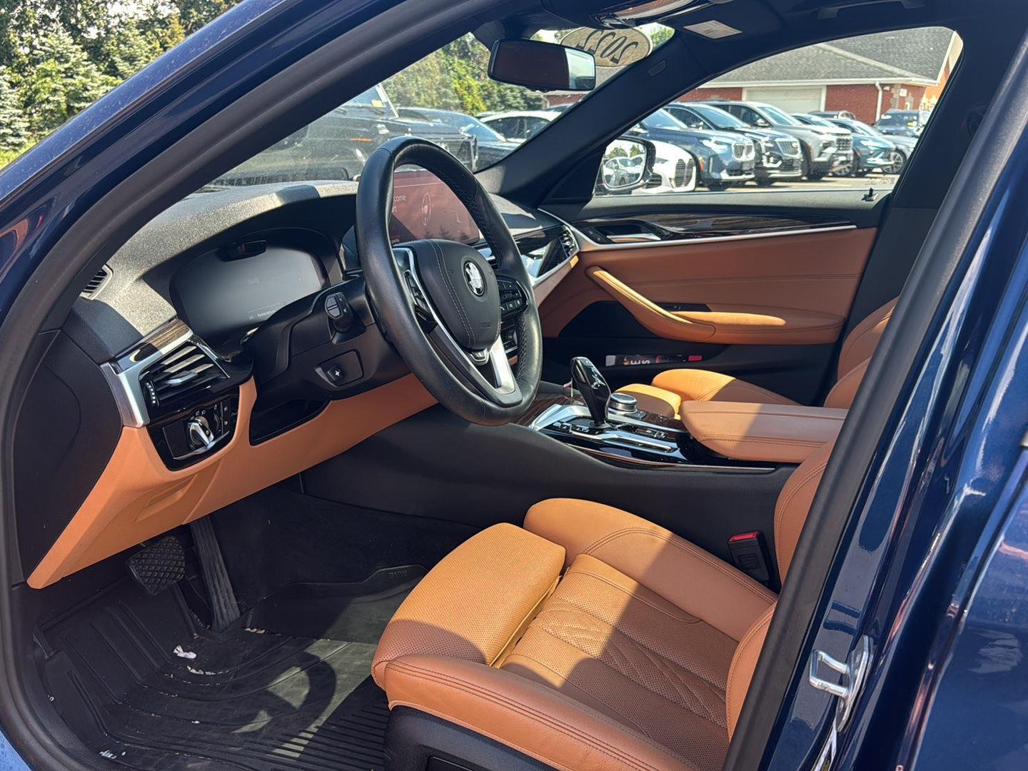 Used 2022 Phytonic Blue Metallic BMW 540i xDrive image 9