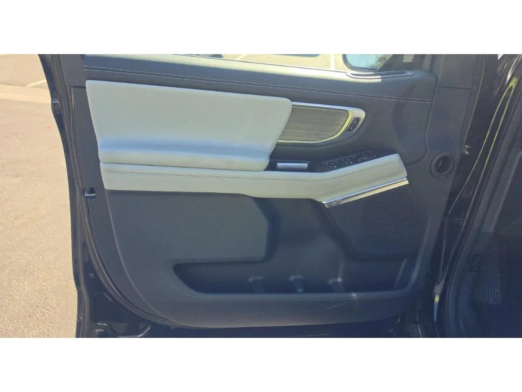 Used 2025 Agate Black Metallic Ford Platinum image 7