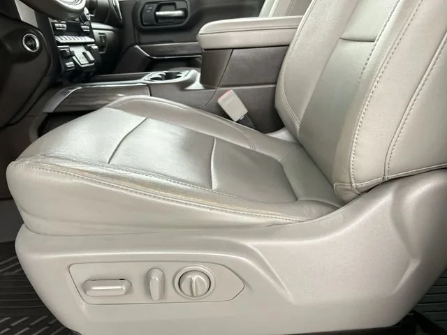 Used 2020 Iridescent Pearl Tricoat Chevrolet LTZ image 26