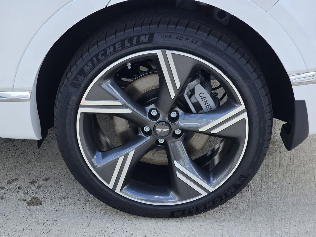 New 2026 White Genesis 2.5T Prestige image 5