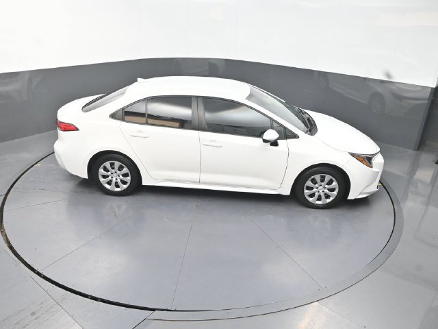 Used 2021 White Toyota LE image 30