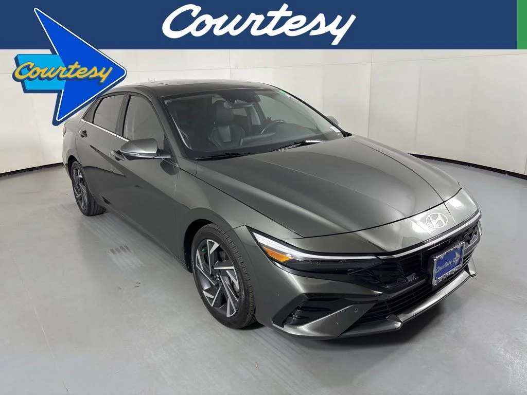 2024 Hyundai Elantra 2.0 Limited IVT's photo