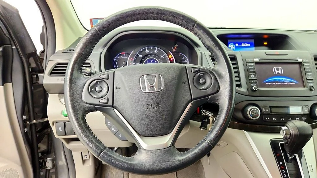 Used 2014 Polished Metal Metallic Honda EX-L image 14