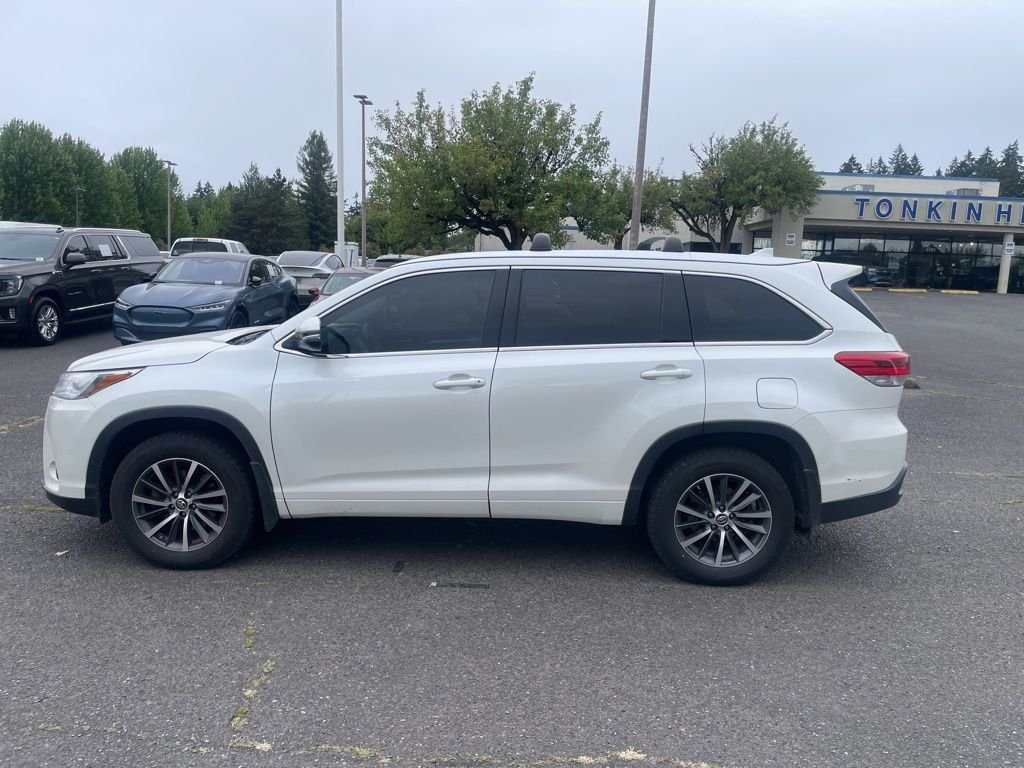 Used 2017 Blizzard Pearl Toyota XLE image 6