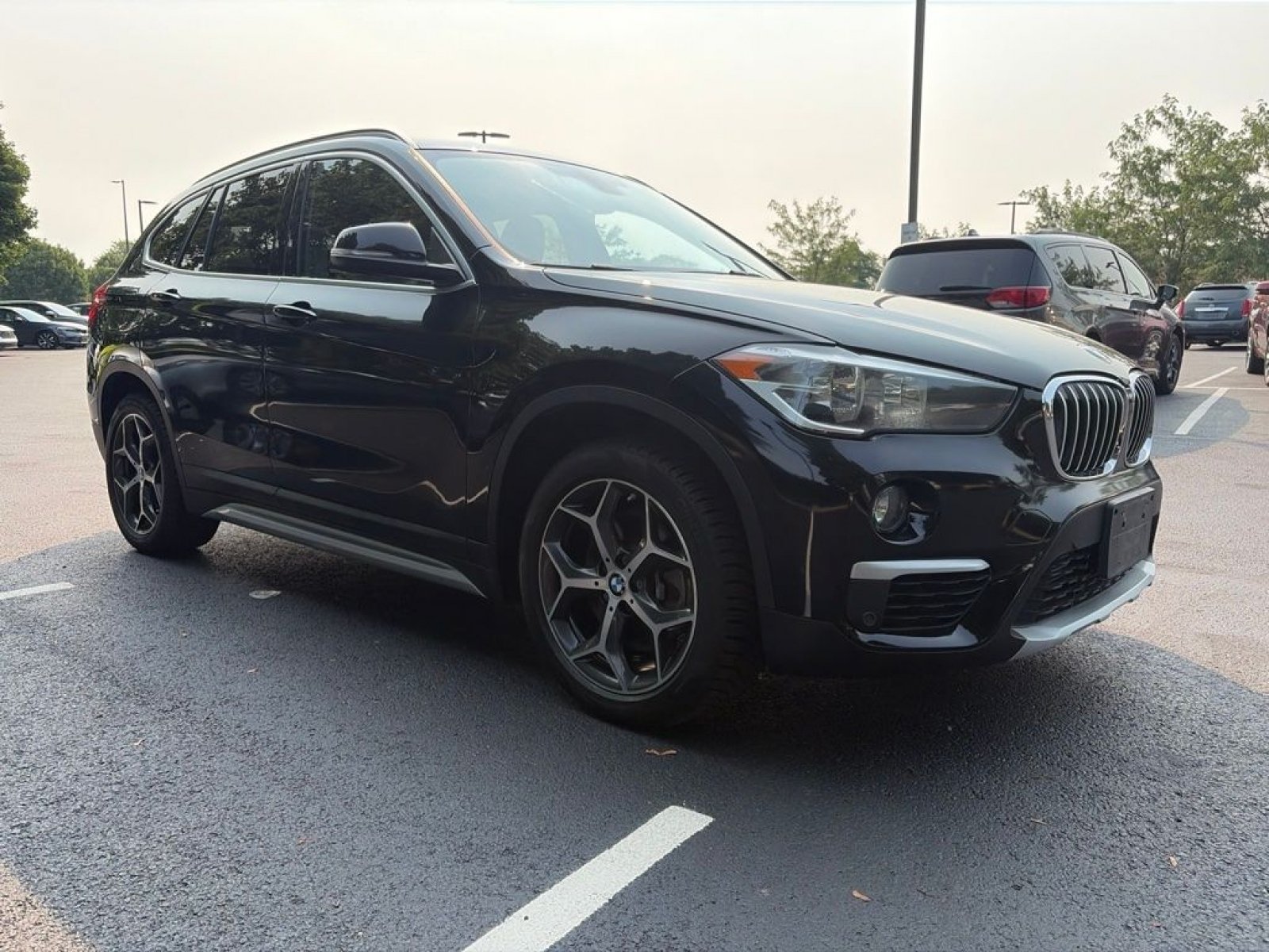 Used 2018 Jet Black BMW xDrive28i image 4
