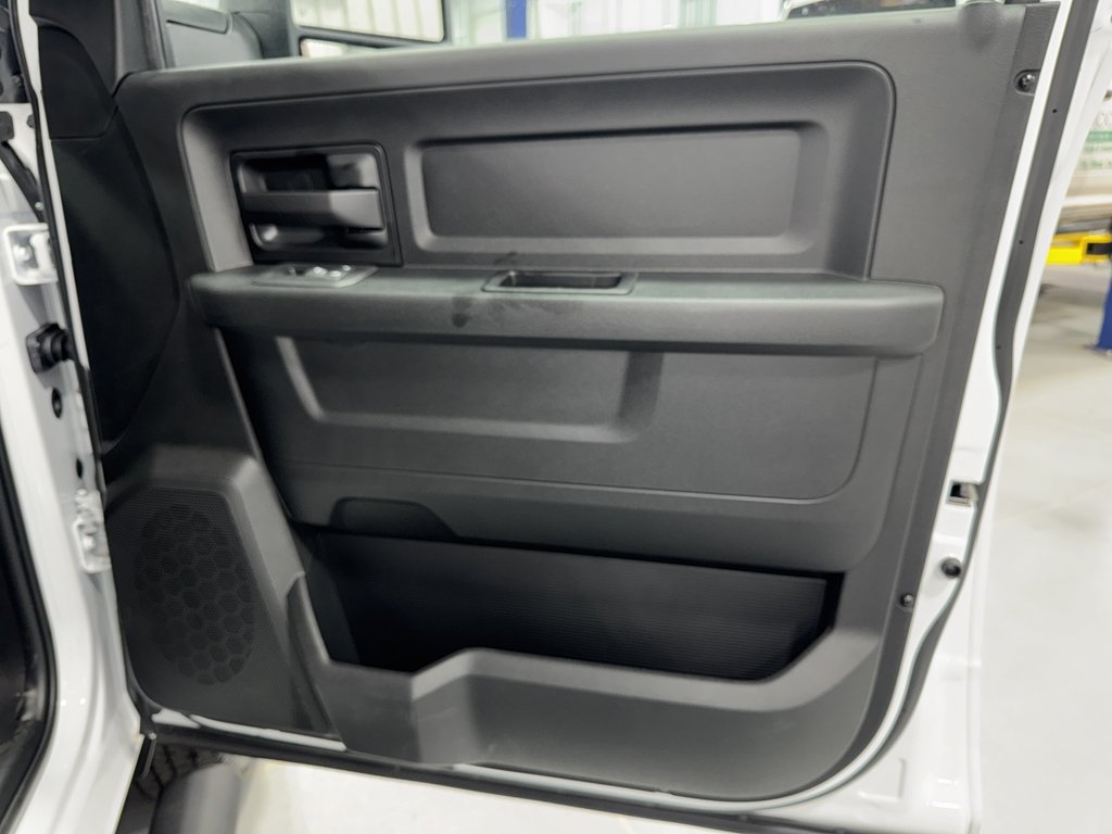 2025 RAM 2500 Tradesman - Photo 29