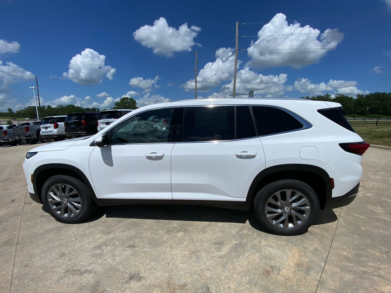 New 2026 Summit White Buick Preferred image 5