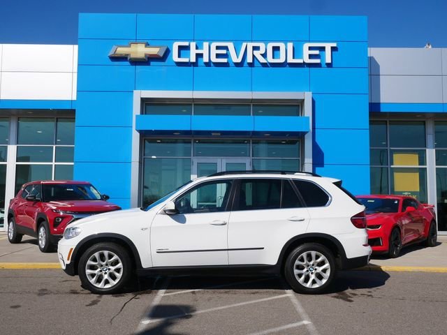 Used 2013 BMW X5 xDrive35i with VIN 5UXZV4C55D0E02272 for sale in Roseville, Minnesota