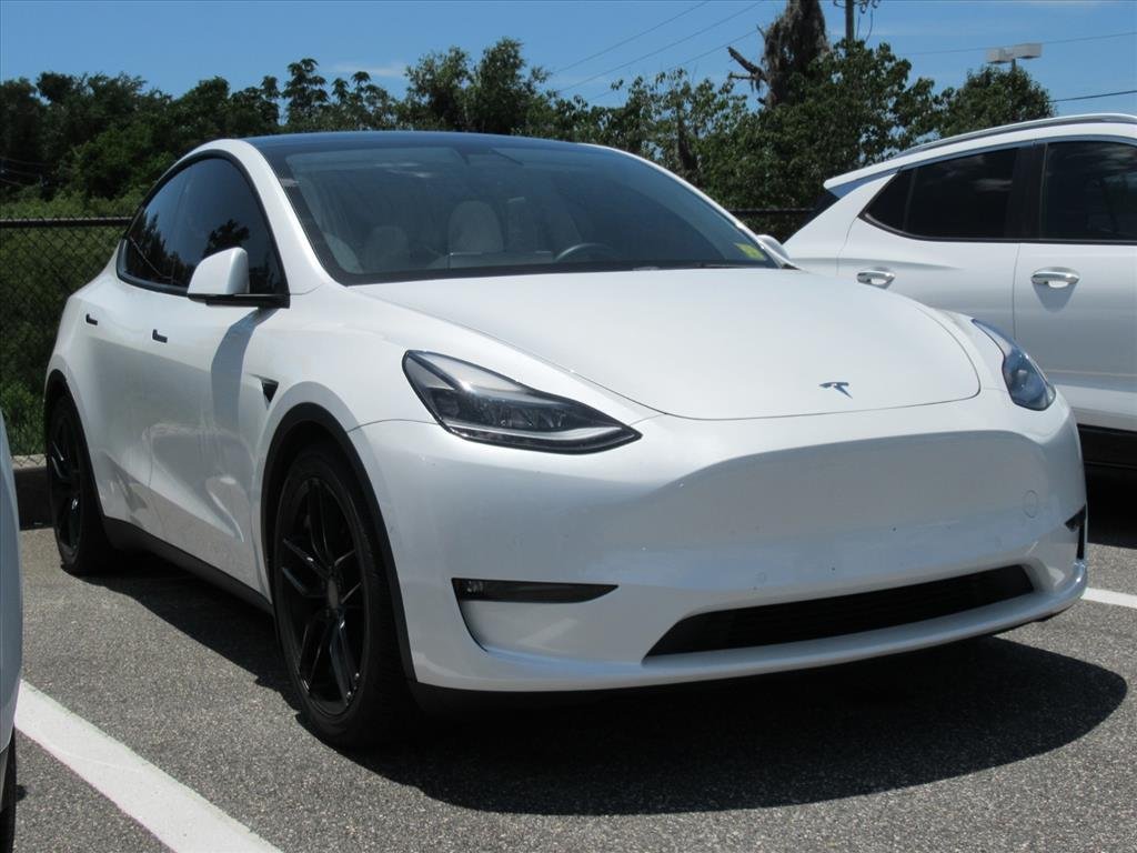 2022 Tesla Model Y Performance Dual Motor All-Wheel Drive's photo