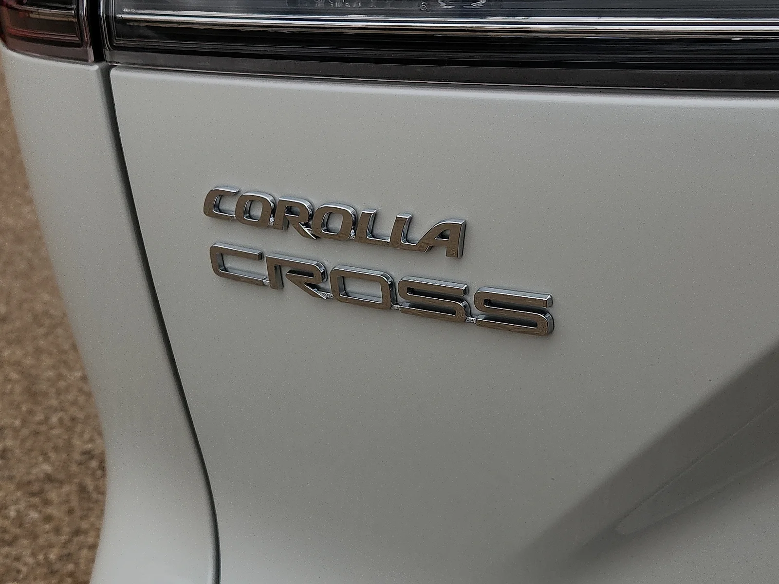 Used 2026 Pearl Toyota XLE image 8