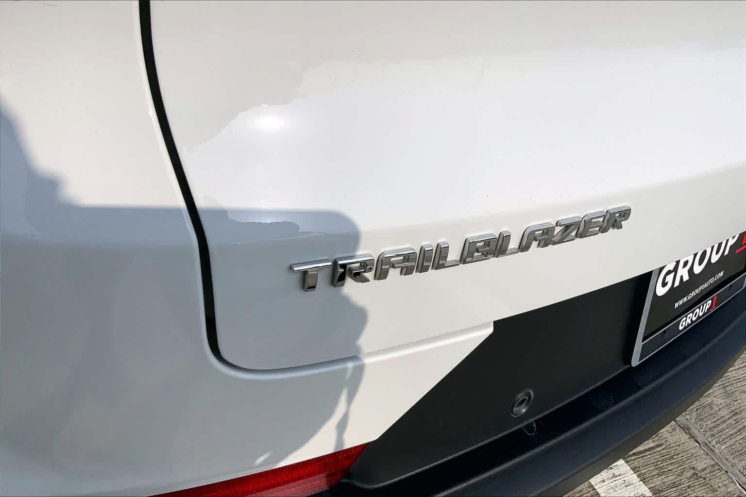 Used 2024 Summit White Chevrolet LS image 30