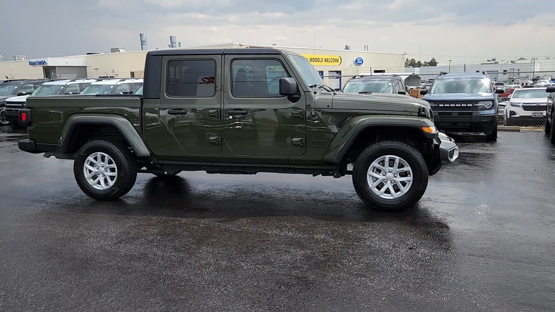 Used 2023 Sarge Green Clearcoat Jeep Sport S image 3