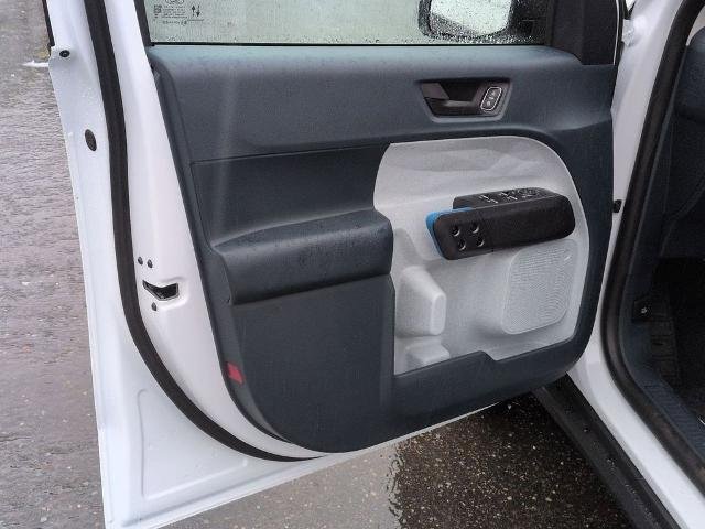 New 2026 Oxford White Ford XLT image 9