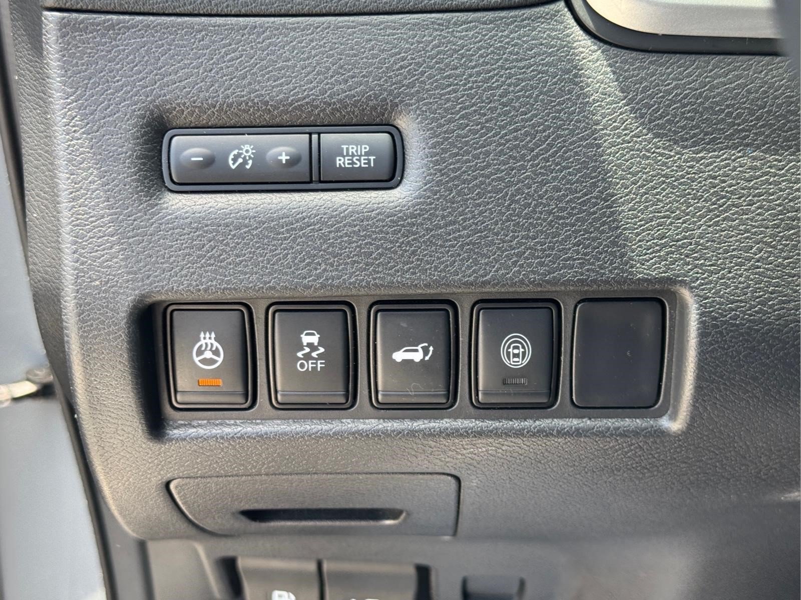 Used 2022 Boulder Gray Pearl Nissan Platinum image 22