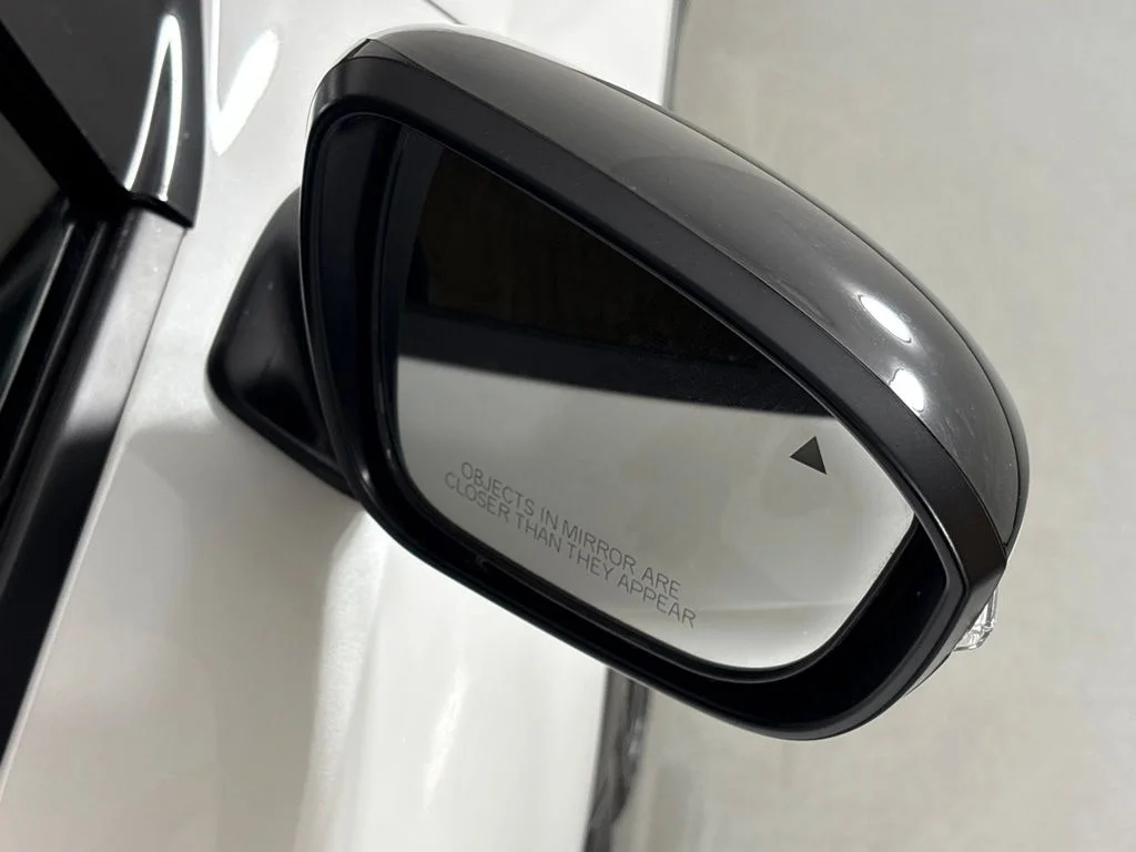 New 2026 Aspen White TriCoat / Super Black Two-tone Nissan SR image 13