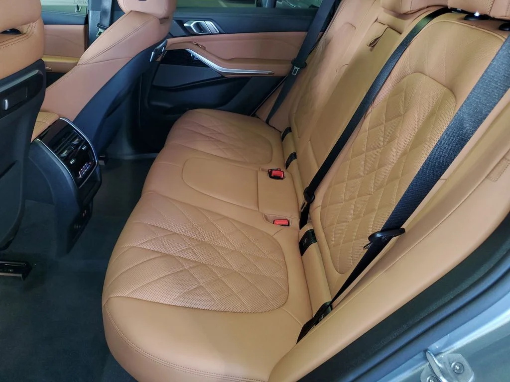 New 2026 Skyscraper Grey Metallic BMW sDrive40i image 11