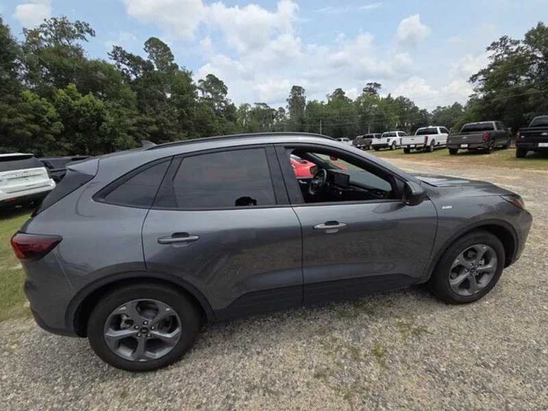 Used 2025 Carbonized Gray Metallic Ford ST-Line image 14