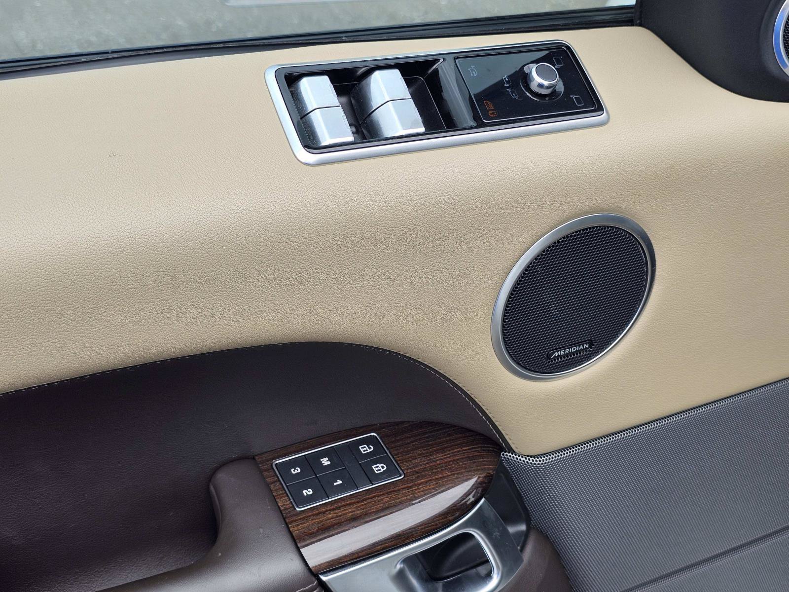 Used 2021 White Land Rover HSE Silver Edition image 15