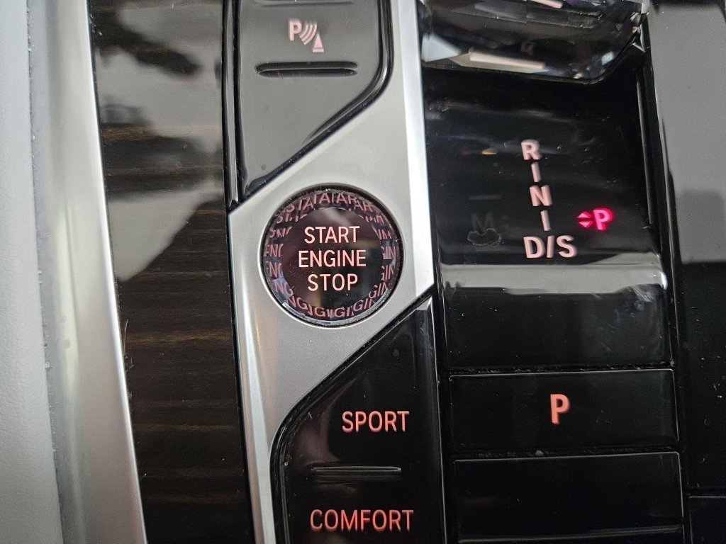 Used 2024 Carbon Black Metallic BMW xDrive40i image 17