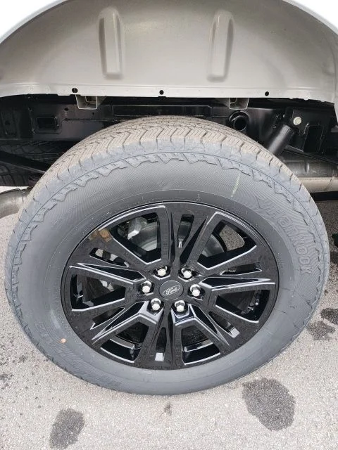 New 2025 Space White Metallic Ford Platinum® image 25