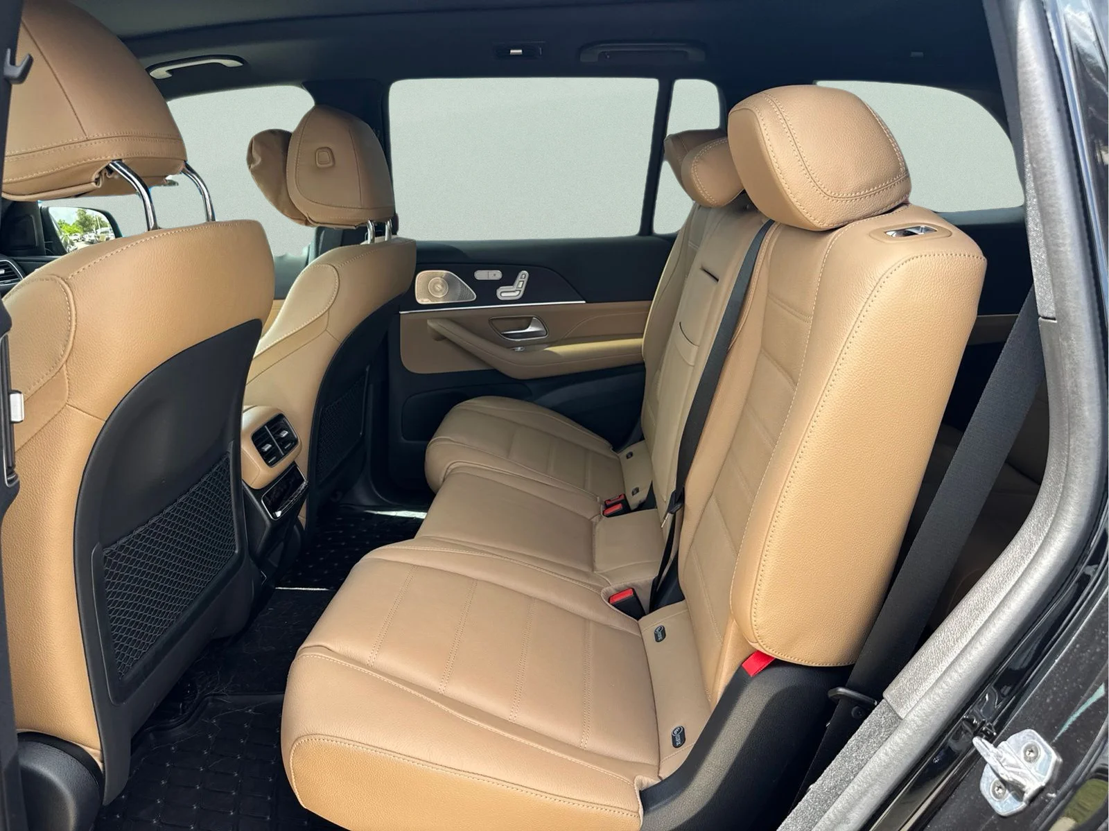 Used 2025 Black Mercedes-Benz GLS 450 image 13