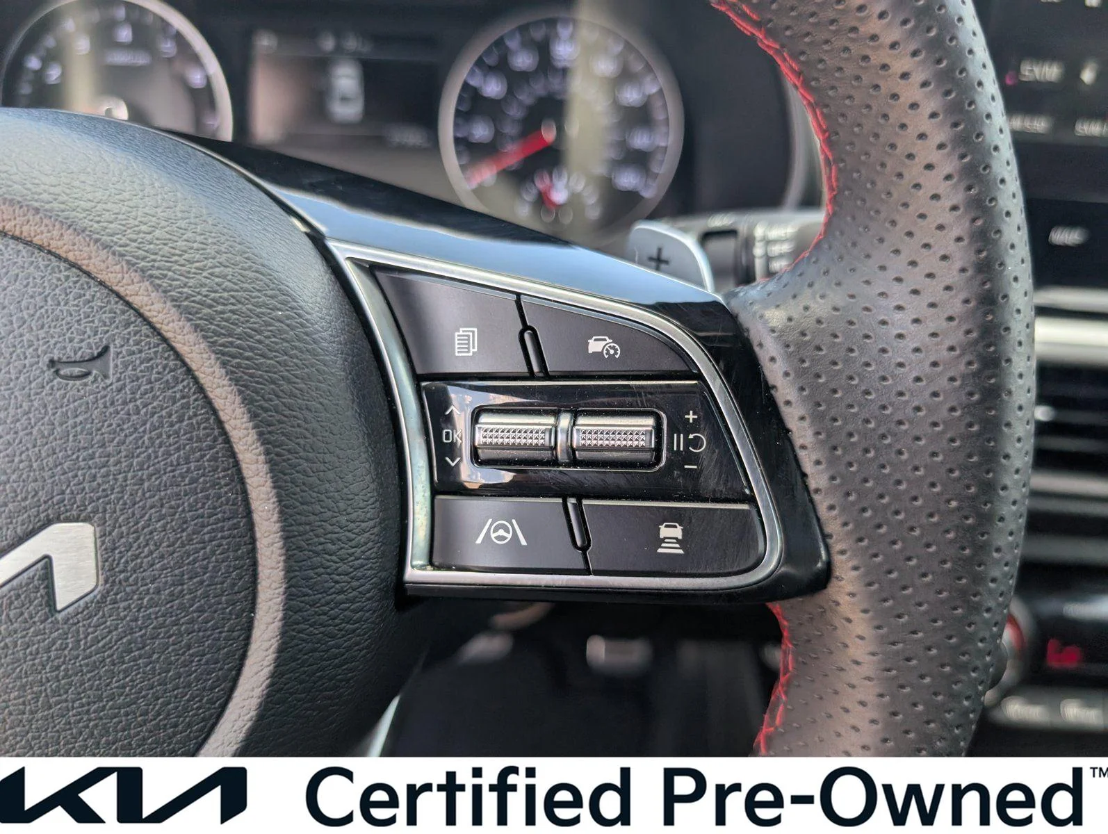 Used 2022 Currant Red Kia GT image 35