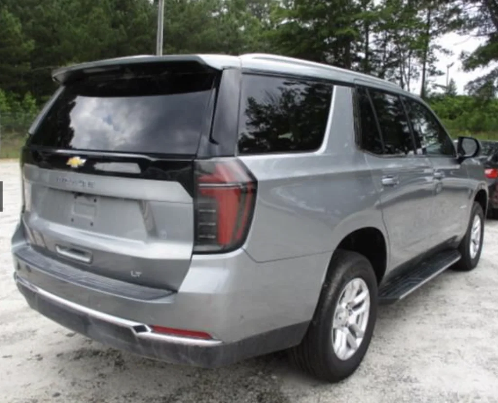 Used 2025 Gray Chevrolet LT image 4