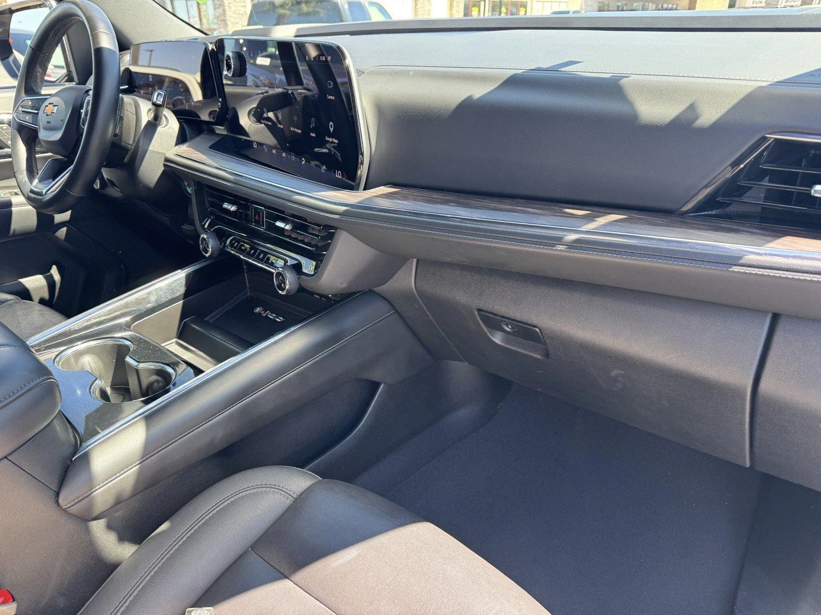 Used 2025 Sterling Gray Metallic Chevrolet LT image 9