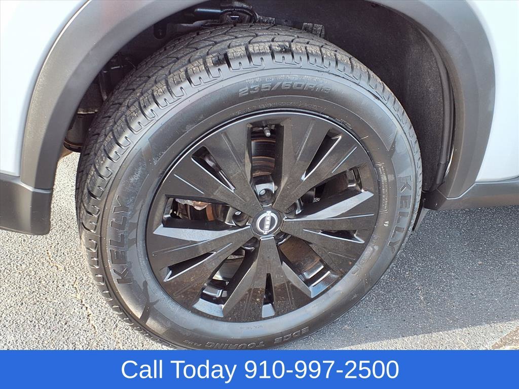Used 2022 Silver Nissan SV Intelligent AWD image 8