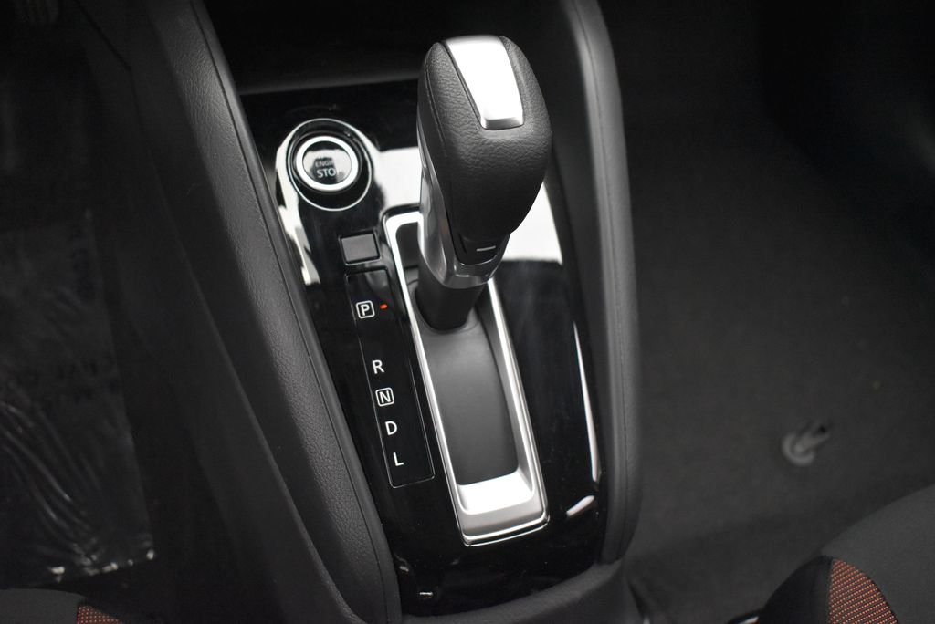 2025 Nissan Versa Sedan SR - Photo 19