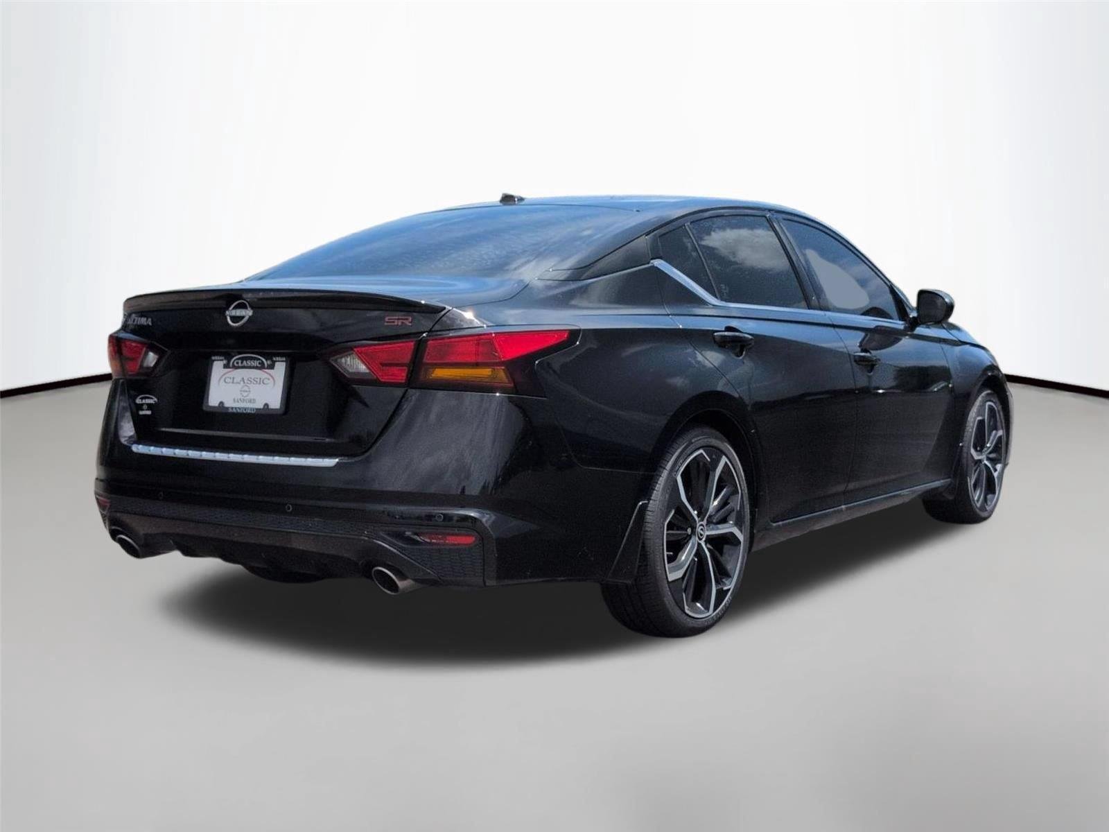 Used 2023 Super Black Nissan 2.5 SR image 5