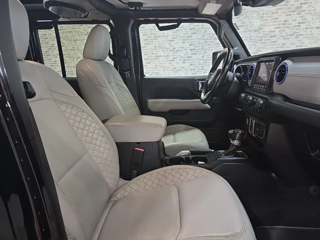 Used 2021 Black Jeep Overland image 12