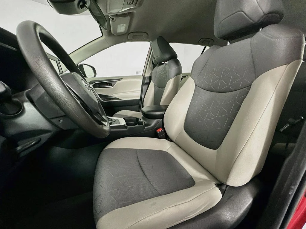 Used 2021 Pearl Toyota XLE image 21