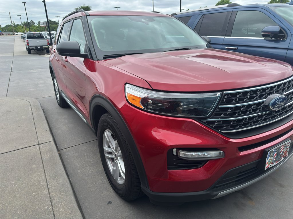 Used 2021 Rapid Red Metallic Tinted Clearcoat Ford XLT image 2