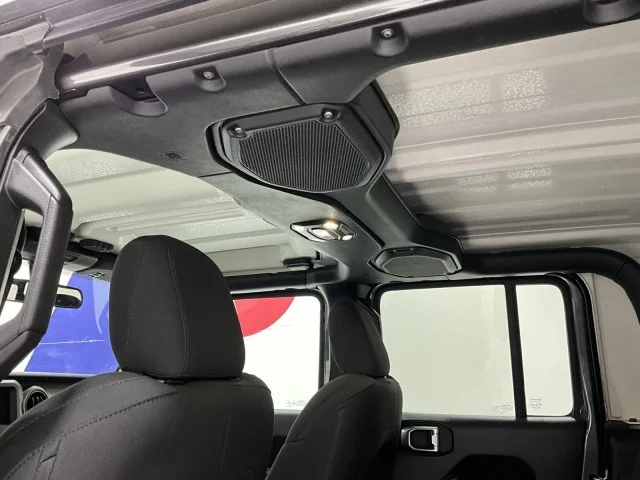 Used 2022  Jeep Willys image 23