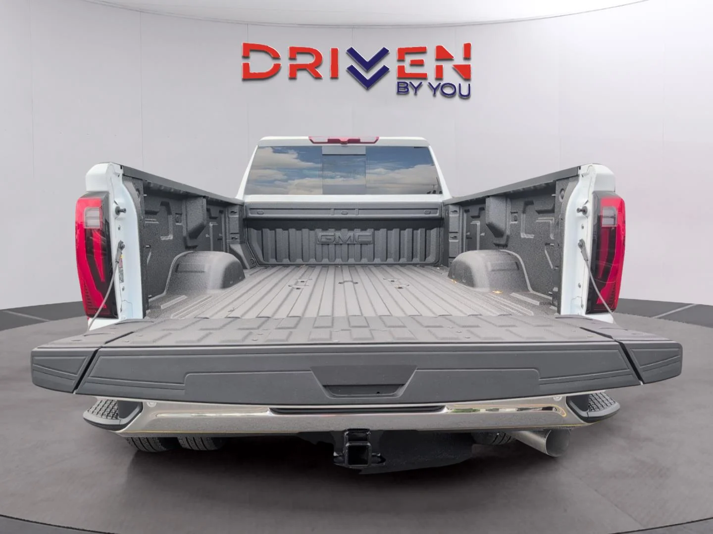 New 2026 Summit White GMC SLT DRW image 30