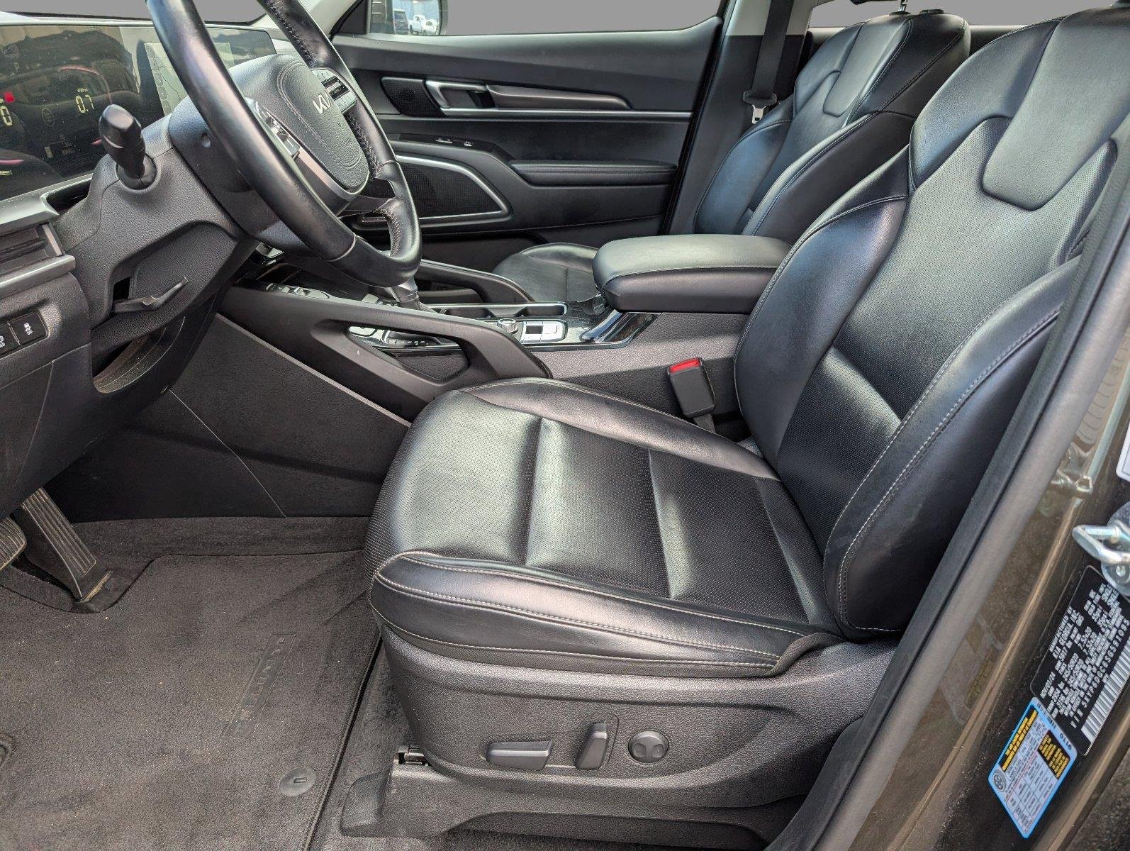 Used 2025 Dark Moss Kia S image 13