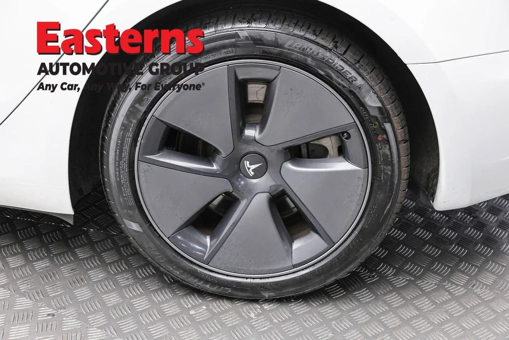 Used 2023 White Tesla Base image 8
