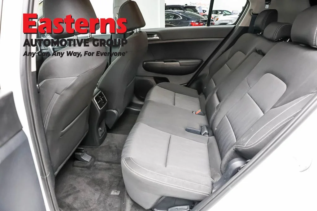 Used 2022 White Kia LX image 20